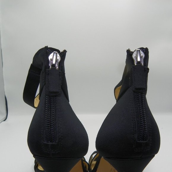 VINCE CAMUTO SATIN BLACK SZ 7 - Picture 4 of 5